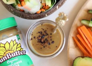 Feiern Sie den Sommer mit frischen Frühlingsrollen und SunButter-Satay-Dip