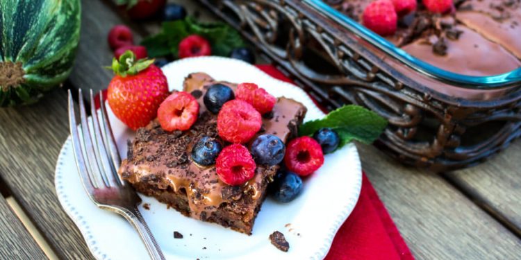Schokoladen-Zucchini-Kuchen – Sharon Palmer, die pflanzenbasierte Ernährungsberaterin