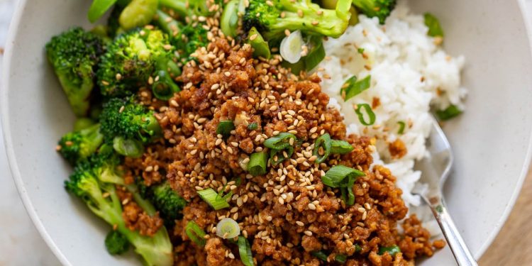 Veganes Rindfleisch und Brokkoli | Ernährungsberaterin Debbie Dishes