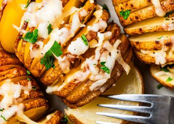 Hasselback-Kartoffeln | Diethood