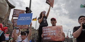 Ihr Leben warfare in Gefahr und sie brauchte eine Abtreibung. Die Versicherung weigerte sich, zu zahlen: Photographs