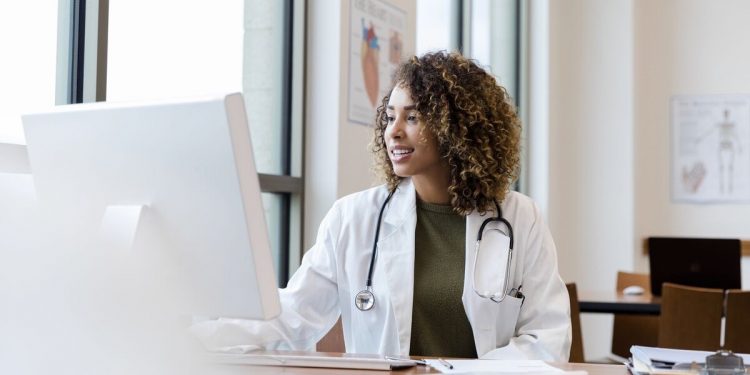 Was australische Allgemeinmediziner bedenken sollten, bevor sie KI-Schreiber einsetzen