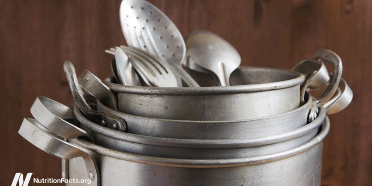 Können wir Aluminiumfolie, -flaschen und -töpfe bedenkenlos verwenden?