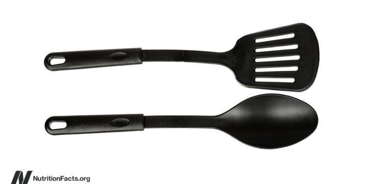 Können wir Melamingeschirr und Polyamid-Kunststoffutensilien sicher verwenden?