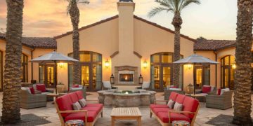 Betreiber von Seniorenwohnheimen und Architekten setzen auf Renovierungen und Technologie zur Verbesserung des Wohlbefindens