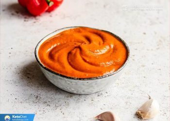 Ajvar-Dip (Sauce aus gerösteten roten Paprikaschoten)