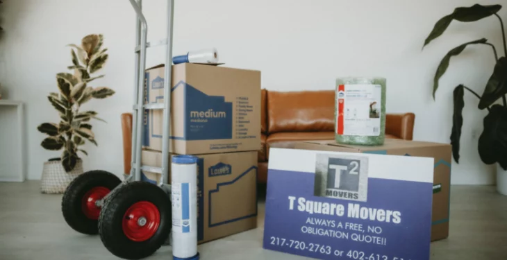 So verpacken und transportieren Sie große Möbel sicher und effizient