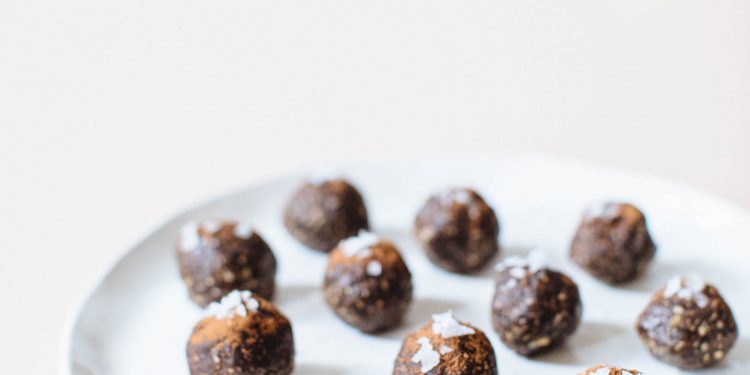 Schokoladen-Espresso-Energiekugeln