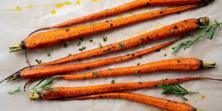 Rezept für geröstete Ahorn-Estragon-Karotten