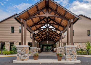 Seniorenwohnbetreiber und Experten drängen auf Ausweitung der Medicare-Telemedizin und Befreiungen nach akuten Erkrankungen