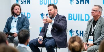 Wie LCS und Sequoia bei CapEx-Projekten für Seniorenwohnen Offensive und Defensive spielen