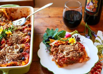 Gebackene vegane mediterrane Lasagne – Sharon Palmer, die pflanzliche Ernährungsberaterin