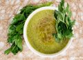 So bereiten Sie eine Detox-Suppe mit Bielers-Gemüsebrühe zu