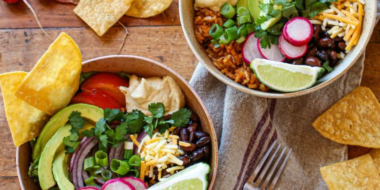 Vegane California Burrito Bowl – Sharon Palmer, die pflanzliche Ernährungsberaterin