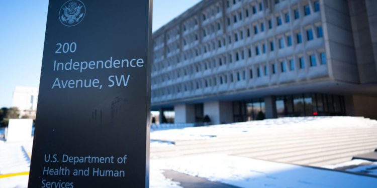 HHS gibt ein Memo heraus, das die Kommunikation für Gesundheitsbehörden einstellt: Schüsse