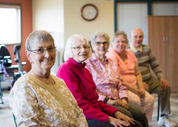 Annehmlichkeiten, nach denen ein geliebter Mensch in TCU/Reha bewegt wird