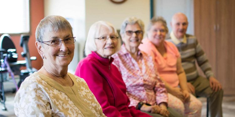 Annehmlichkeiten, nach denen ein geliebter Mensch in TCU/Reha bewegt wird
