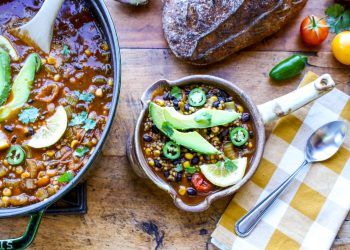 Texas Vegan Chili mit Sorghum