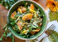 Schweizer Chard -Salat mit Orangen und Zitrusvinaigrette