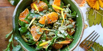 Schweizer Chard -Salat mit Orangen und Zitrusvinaigrette