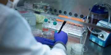 NIH kündigt eine neue Finanzierungsrichtlinie an, die medizinische Forscher klappert: Schüsse