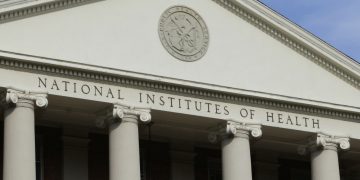 NIH -Finanzierung Freeze stellt 1,5 Milliarden US -Greenback für medizinische Forschungsstipendien: Aufnahmen