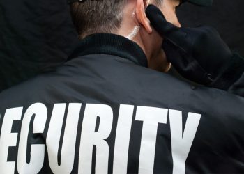 Banks -Outmanöver -Betrüger, indem sie die menschliche Intelligenz verbessern