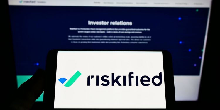 Risikifiziert über den Verkauf nach Erhalt von Zinsen