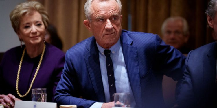 Die Behauptungen von RFK auf die Interessenkonflikte von Impfberatern überprüfen nicht: Aufnahmen