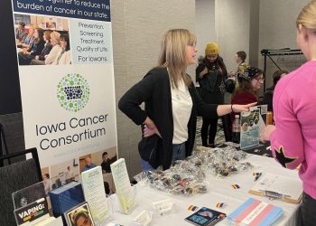 Sie wurde von ihrem Traumjob bei CDC entlassen und bekam ihn zurück. Aber sie geht weiter: Aufnahmen