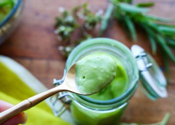 Gesunde vegane grüne Göttin Dressing