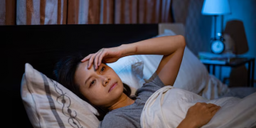 Wie Stress Ihren Schlaf mit Lissa Coffey & Mary Helen Rogers (Catching Zzzs Podcast -Episode) – Higher Sleep Council beeinflusst –