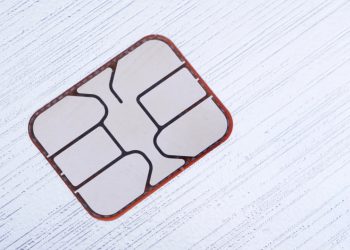 Metall Zahlungskarten wechseln vom Luxus zum Alltag