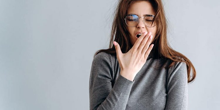 Abgelenktes Fahren und Schlafentzug mit der Krankenschwester Terry Cralle und Mary Helen Rogers (Fangzzzs Podcast -Episode) – Higher Sleep Council