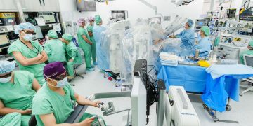Korea zur Entwicklung von AI-gesteuerten Chirurgie-Assistenten Roboter und mehr Briefs