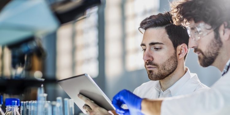 Persist AI sichert die Finanzierung von 12 Millionen US