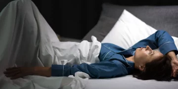 Wie man den Schlaf verbessert, wenn sich das Leben überwältigend anfühlt