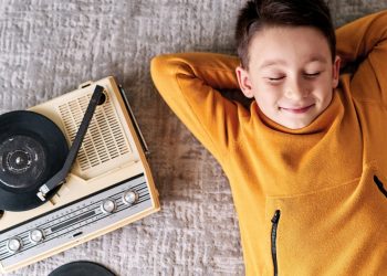 Öffnen Sie Thread: Das erste Vinylalbum