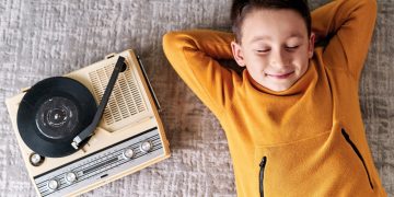 Öffnen Sie Thread: Das erste Vinylalbum