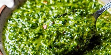 Hausgemachte Zhoug -Sauce (würzige Koriandersauce)