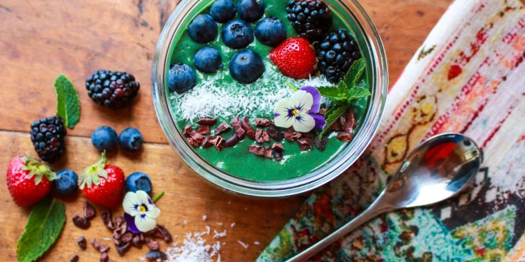 Meerjungfrau Smoothie Bowl – Sharon Palmer, die pflanzliche Ernährungsberaterin,