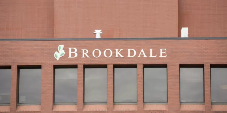 Zwei neue Beratungsunternehmen machen Argumente gegen Brookdale Senior Residing Board Picks