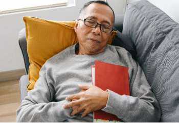 Kann ein Nickerchen ohne Schlaf Ihrem Gehirn helfen?