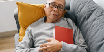 Kann ein Nickerchen ohne Schlaf Ihrem Gehirn helfen?