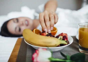 Wie sich Ihre Mahlzeiten auf Ihre Zzzz auswirken