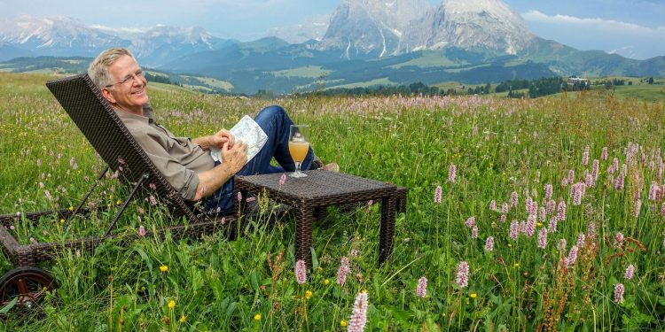 Reise -Ikone Rick Steves “besucht” Senior Planet!