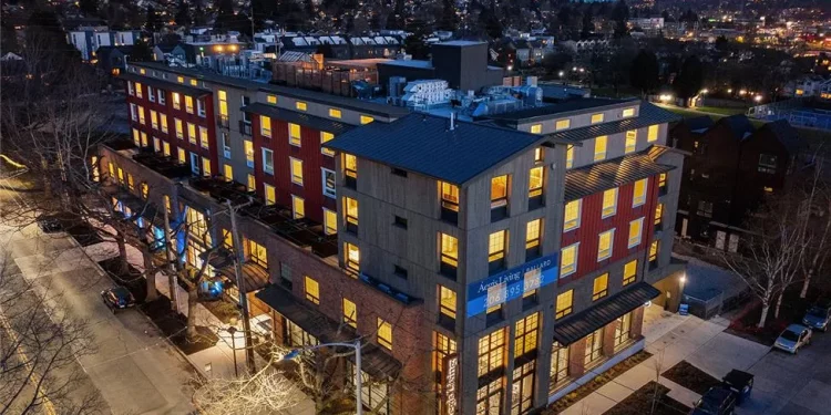 Wie Belmont Village, Mather, Galerie Residing, Aegis die Bar für Luxus Senior Residing erheben