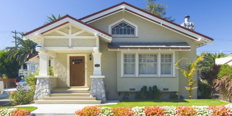 Vor- und Nachteile des Verkaufs eines Hauses im Sommer