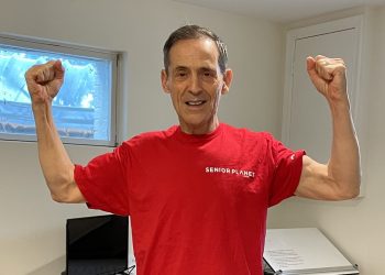 Steven, 72 – überall stark bleiben: die Kraft des Körpergewichts und der isometrischen Übungen