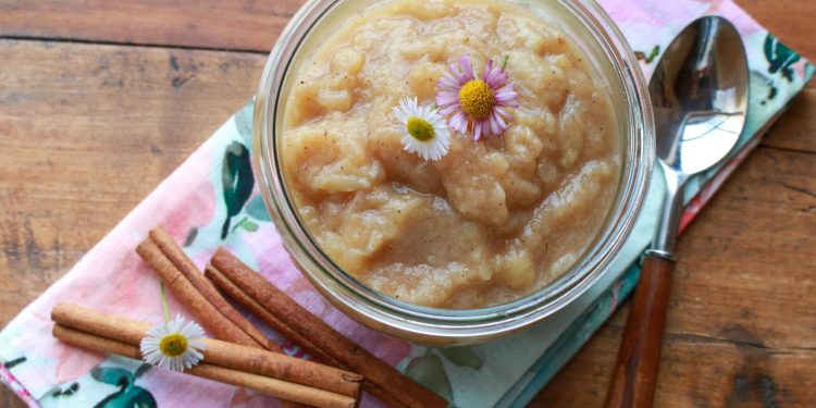 Einfache No-Sugar-Birnensauce-Sharon Palmer, die pflanzliche Ernährungsberaterin